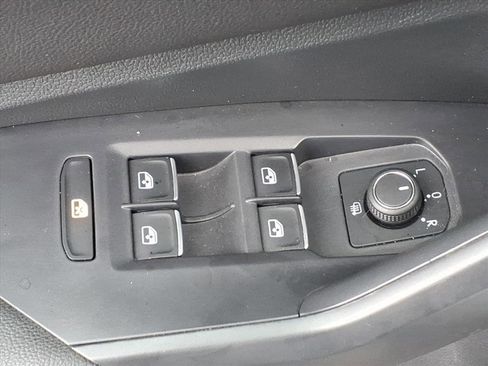 Certified 2022 Volkswagen Jetta Sport image 15