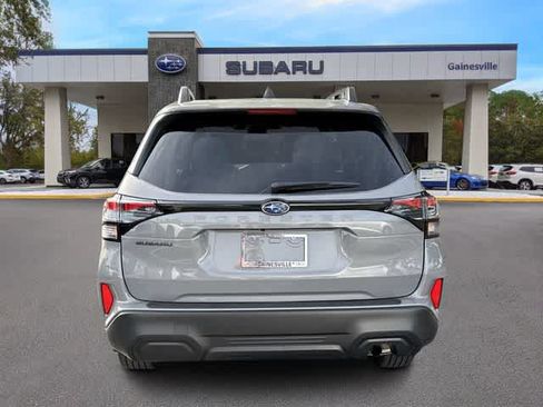 Used 2025 Subaru Forester Premium AWD/4WD image 5