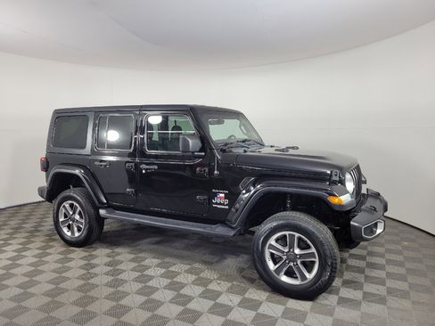 Used 2018 Jeep Wrangler Unlimited Sahara AWD/4WD image 11