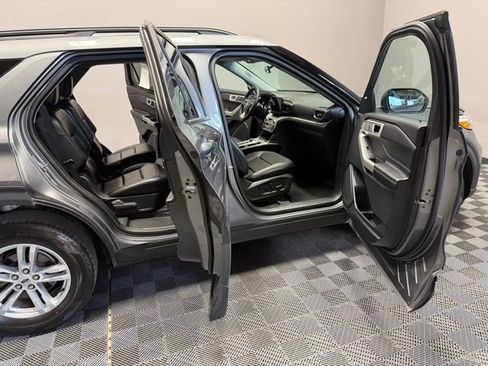 Used 2023 Ford Explorer XLT w/ Equipment Group 202A image 19