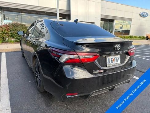 Used 2022 Toyota Camry SE w/ Cold Weather Package FWD image 7