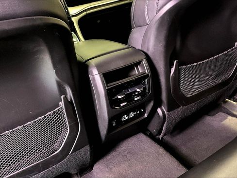 Used 2022 Jeep Grand Cherokee Limited image 10