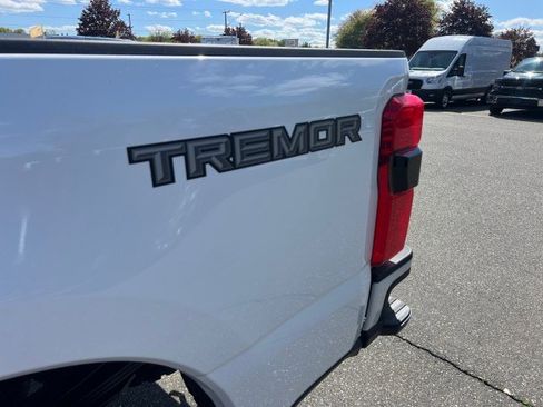 New 2026 Ford F350 Lariat w/ Tremor Off-Road Package AWD/4WD image 29