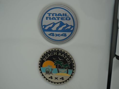 Used 2023 Jeep Wrangler Sahara w/ Cold Weather Group image 9