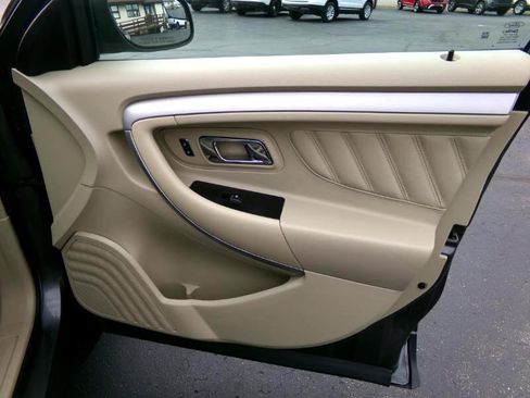 Used 2018 Ford Taurus SE image 29