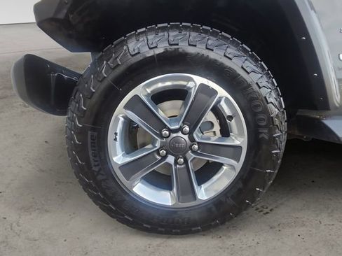 Used 2022 Jeep Wrangler Unlimited Sahara image 14