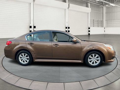 Used 2012 Subaru Legacy 2.5i Premium image 2