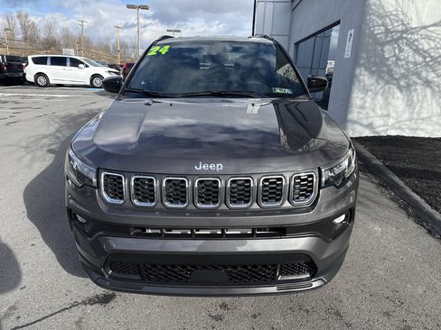 Used 2024 Jeep Compass Latitude w/ Convenience Group image 9