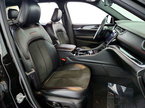 Used 2022 Jeep Grand Cherokee Trailhawk w/ Luxury Tech Group III image 20