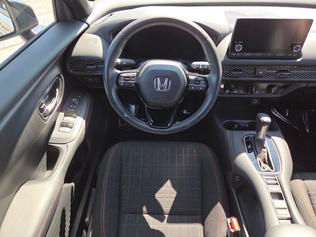 Used 2025 Honda HR-V Sport image 4