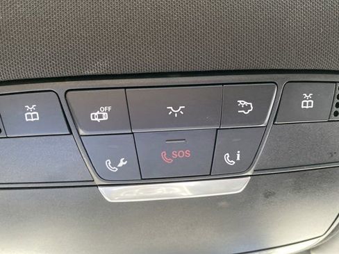 Used 2018 Mercedes-Benz C 300 4MATIC Sedan image 11