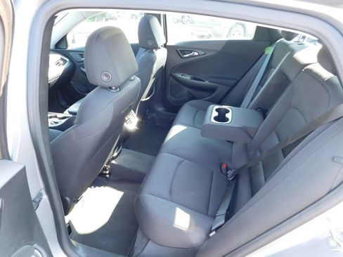 Used 2024 Chevrolet Malibu LT FWD image 9