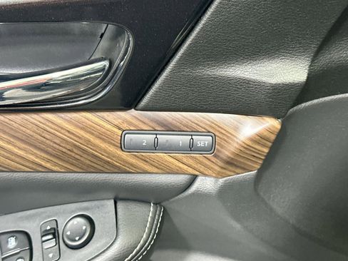 Used 2018 Nissan Maxima Platinum image 17