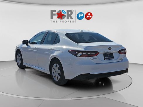 Used 2023 Toyota Camry LE image 3