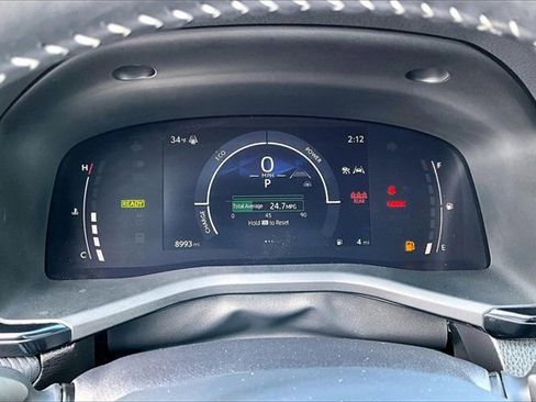 Used 2025 Toyota Camry SE image 13