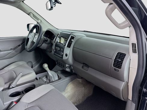 Used 2013 Nissan Frontier SV AWD/4WD image 19