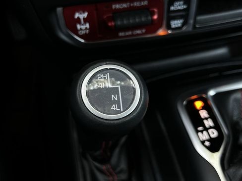 Used 2022 Jeep Gladiator Rubicon w/ LED Lighting Group AWD/4WD image 23