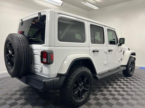 Used 2020 Jeep Wrangler Unlimited Sahara AWD/4WD image 11