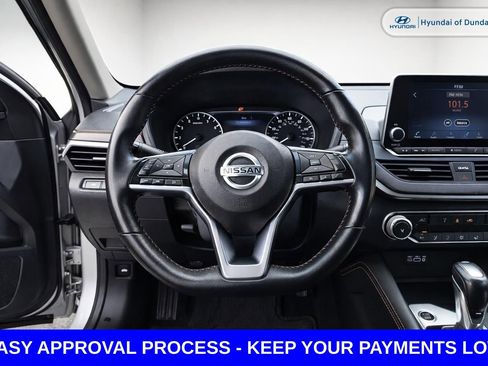 Used 2023 Nissan Altima 2.5 SR FWD image 10
