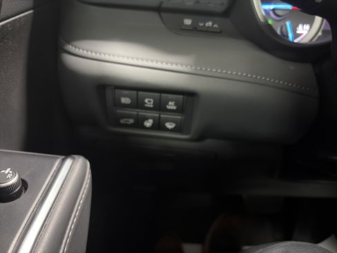 Used 2022 Toyota Highlander Platinum AWD/4WD image 18