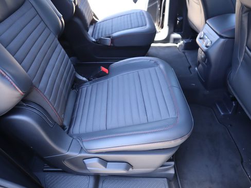 New 2026 Ford Explorer ST-Line w/ ST-Line Street Pack AWD/4WD image 16