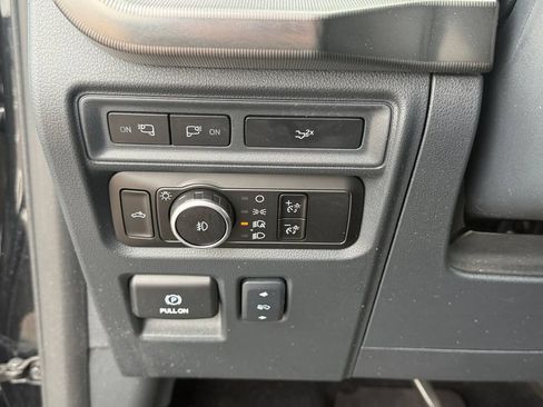 Used 2024 Ford F150 Lariat AWD/4WD image 32