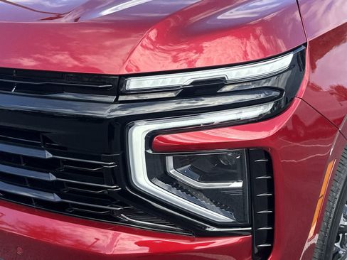 Used 2025 Chevrolet Suburban RST w/ Comfort Package image 11