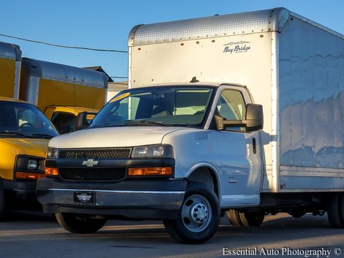 Used 2021 Chevrolet Express 4500 w/ Power Convenience Package image 2