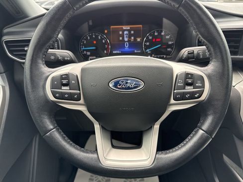 Used 2023 Ford Explorer XLT w/ Equipment Group 202A AWD/4WD image 11