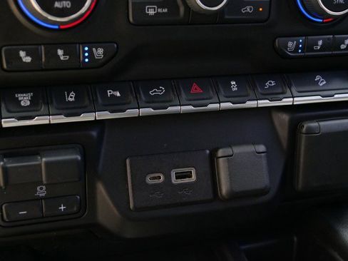 Used 2022 Chevrolet Silverado 2500 LTZ w/ LTZ Plus Package AWD/4WD image 15