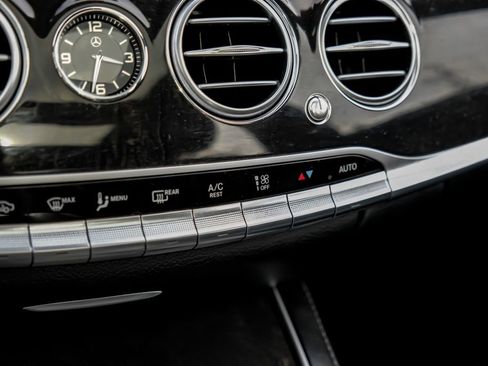 Used 2019 Mercedes-Benz S 560 4MATIC Sedan image 39