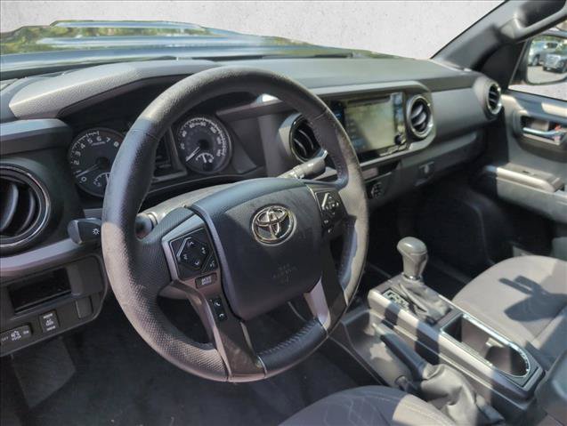 Used 2016 Toyota Tacoma TRD Sport w/ Towing Package AWD/4WD image 10