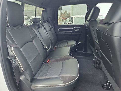 New 2026 RAM 2500 Laramie AWD/4WD image 15