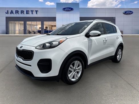 Used 2018 Kia Sportage LX w/ LX Technology Package FWD image 3