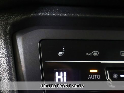 Certified 2023 Volkswagen Tiguan SE image 6