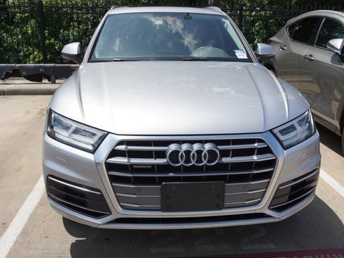 Used 2019 Audi Q5 2.0T Premium Plus w/ Premium Plus Package AWD/4WD image 2