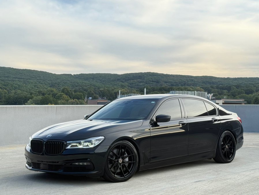 Used 2017 BMW 750i xDrive AWD/4WD image 1