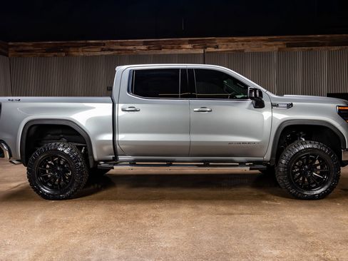 Used 2024 GMC Sierra 1500 SLE w/ Preferred Package image 11