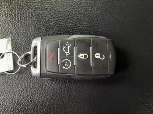 Used 2022 RAM 1500 Laramie AWD/4WD image 10