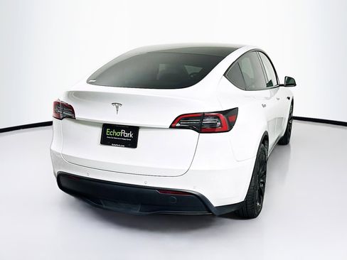 Used 2021 Tesla Model Y Long Range image 9