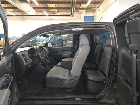 Used 2018 Chevrolet Colorado W/T w/ WT Convenience Package image 11