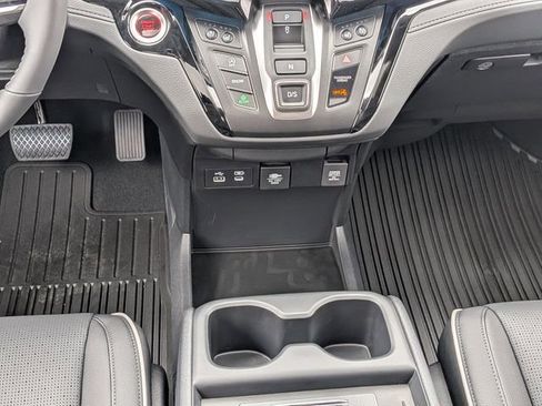 New 2026 Honda Odyssey Elite image 18