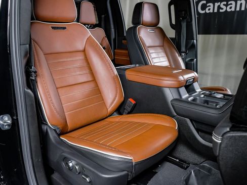 Used 2024 GMC Sierra 3500 Denali Ultimate image 31