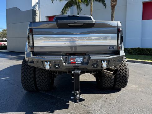 Used 2022 Ford F450 Platinum w/ FX4 Off-Road Package image 25