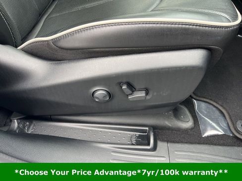 Certified 2025 Chrysler Pacifica Limited image 32