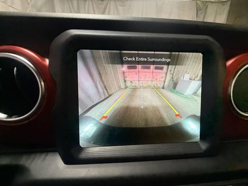 Used 2023 Jeep Gladiator Rubicon image 24