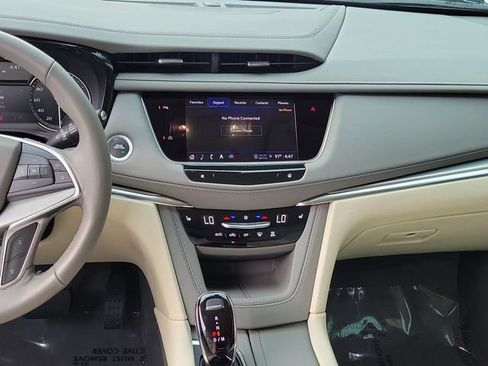 Certified 2024 Cadillac XT5 Premium Luxury FWD image 21