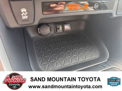 Used 2019 Toyota RAV4 XLE Premium FWD image 20