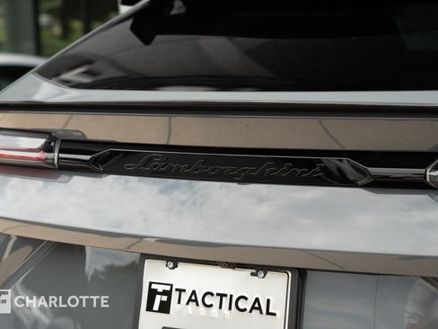 Used 2021 Lamborghini Urus AWD/4WD image 17