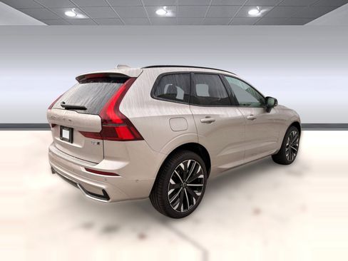 New 2026 Volvo XC60 B5 Ultra w/ Protection Package Premier image 9
